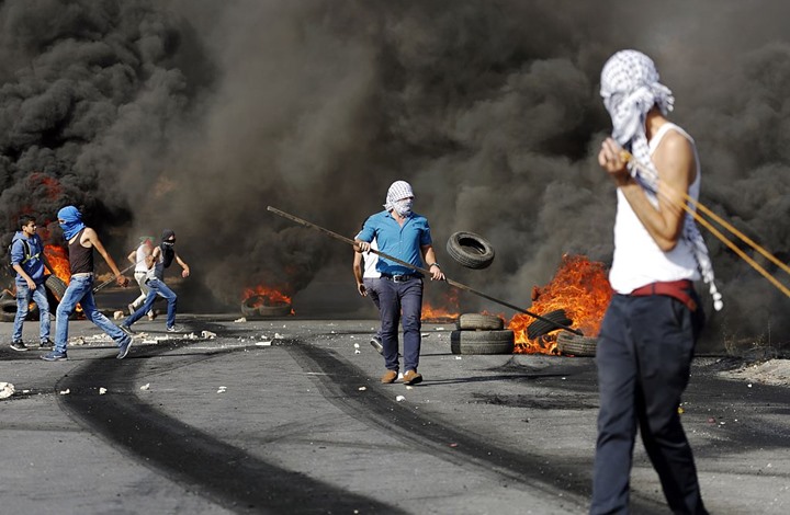 توقعات إسرائيلية باندلاع انتفاضة تشمل "عمليات استشهادية"