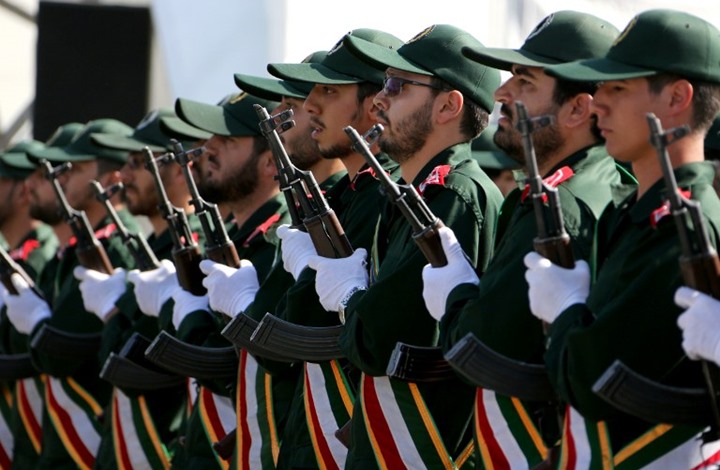 مظاهرات إيران.. الجيش يحذر من فتنة والحرس يخشى مؤامرات
