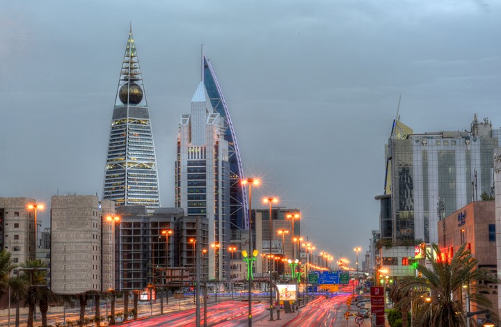 هل تشعل "هجرة الشركات" صراعا تجاريا بين دبي والرياض؟ هل تشعل "هجرة الشركات" صراعا تجاريا بين دبي والرياض؟