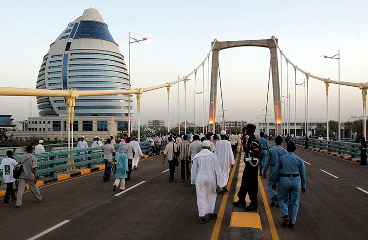 السودان: إغلاق معابر البلاد كافة أمام حركة السيارات