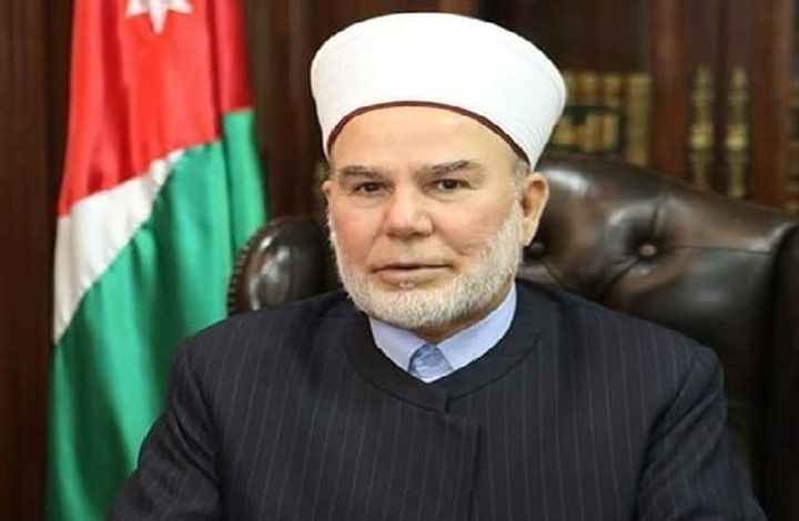 مفتي الأردن ينسب لنفسه نصوصا علمية نقلها من مصادر ليست له مفتي الأردن ينسب لنفسه نصوصا علمية نقلها من مصادر ليست له