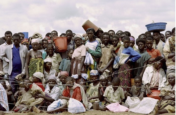 باريس توقف قسا متهما بالتورط بإبادة التوتسي في رواندا