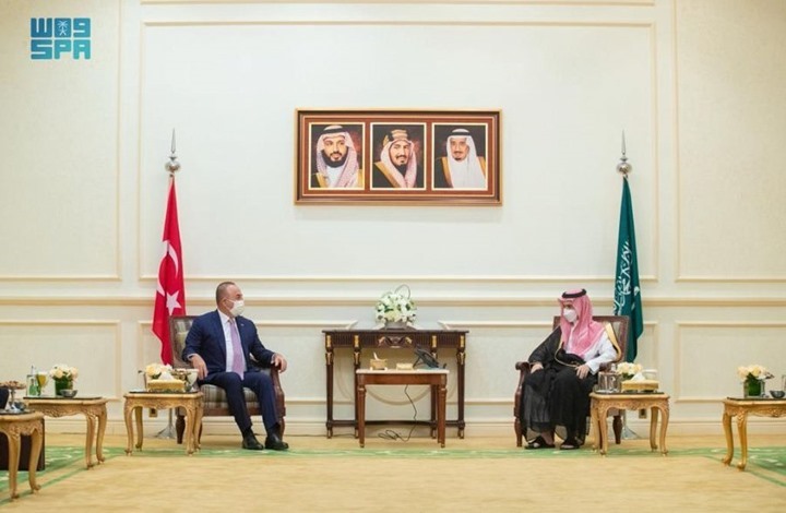 الأناضول: تشاووش أوغلو يجري مباحثات صريحة مع نظيره السعودي الأناضول: تشاووش أوغلو يجري مباحثات صريحة مع نظيره السعودي