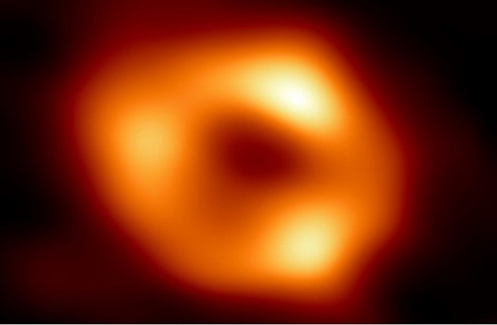 علماء فلك يكشفون أول صورة للثقب الأسود في مركز درب التبانة