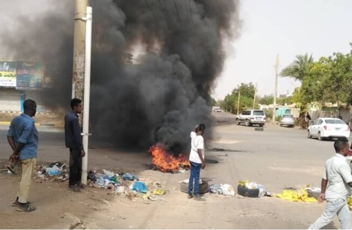 مظاهرات بالسودان احتجاجا على رفع الدعم عن الوقود (شاهد) مظاهرات بالسودان احتجاجا على رفع الدعم عن الوقود (شاهد)