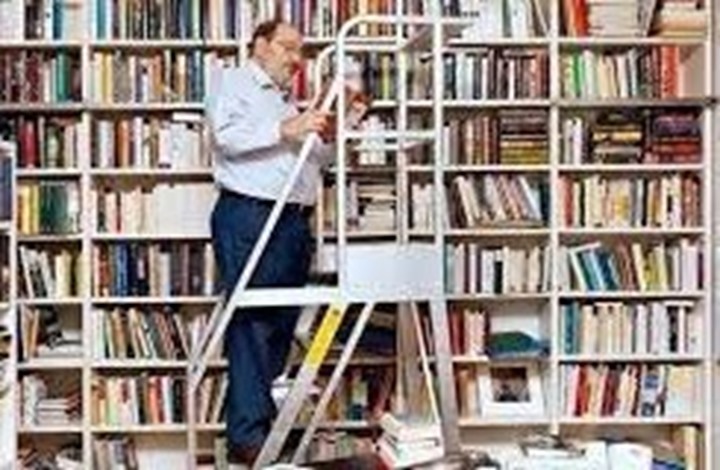مكتبة الروائي أمبرتو إيكو الضخمة تستقر في جامعة بولونيا مكتبة الروائي أمبرتو إيكو الضخمة تستقر في جامعة بولونيا