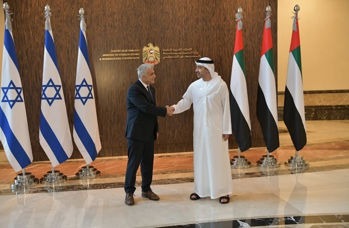 انتقاد واسع لمقال لابيد وعبد الله بن زايد كذب وتضليل