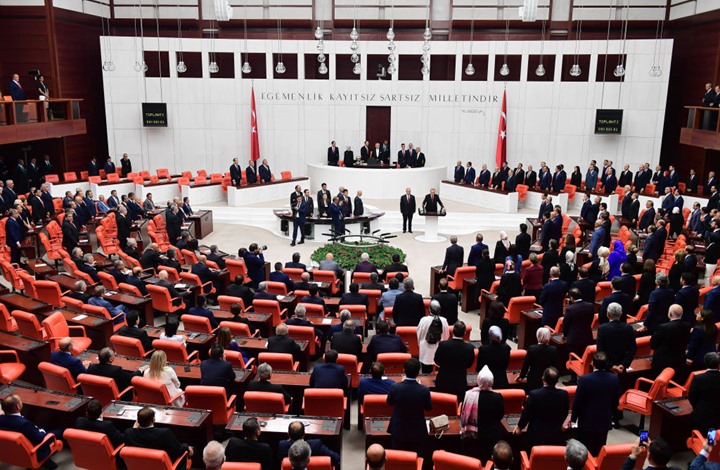 برلمان تركيا يتلقى طلبا للمصادقة على اتفاق عسكري مع ليبيا