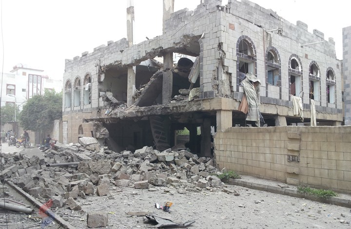 "الحوثي" تفجر منزل قائد عسكري بمأرب.. والحكومة: جرائم حرب