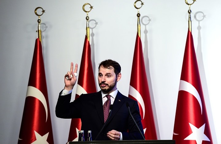 هكذا علق وزير المالية التركي على هبوط الليرة لمعدل قياسي هكذا علق وزير المالية التركي على هبوط الليرة لمعدل قياسي