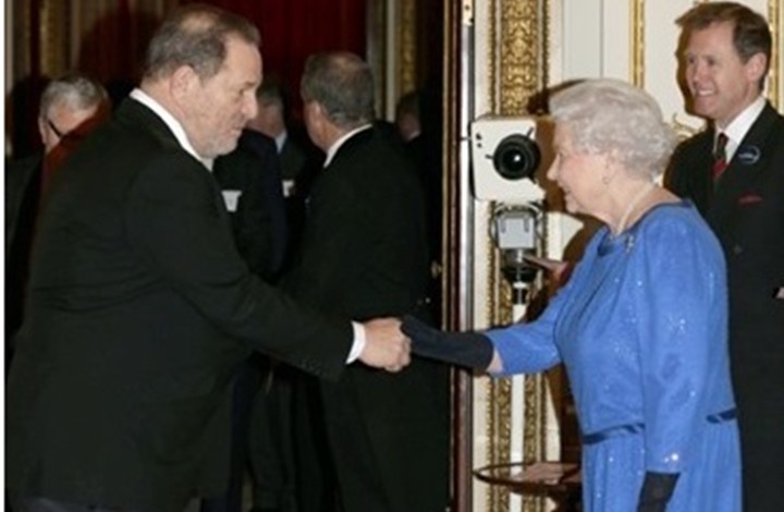 ملكة بريطانيا تجرّد "واينستين" من لقب فخري منحته إياه