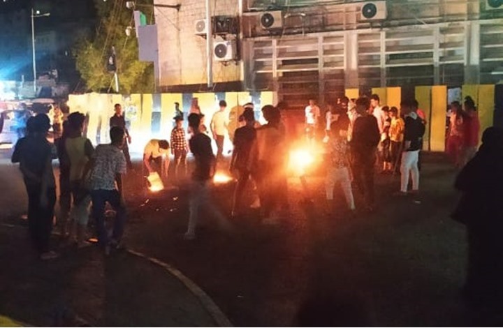 تصاعد احتجاجات شعبية بعدن وحضرموت ضد الأوضاع الاقتصادية تصاعد احتجاجات شعبية بعدن وحضرموت ضد الأوضاع الاقتصادية
