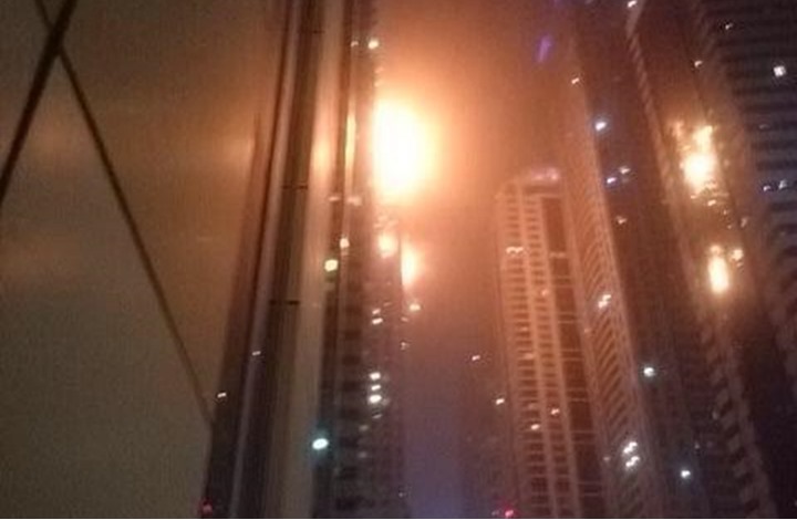 حريق هائل في مبنى "Torch" بتجمع دبي مارينا السكني- فيديو