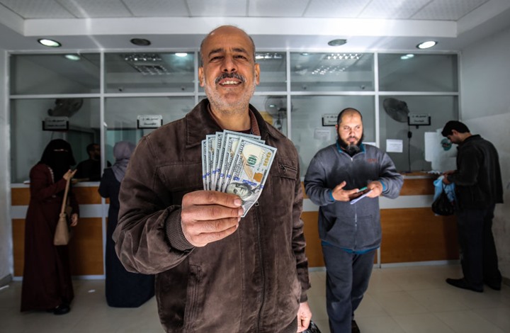 موقع عبري بنوك السلطة تؤخر دخول المنحة القطرية إلى غزة موقع عبري بنوك السلطة تؤخر دخول المنحة القطرية إلى غزة