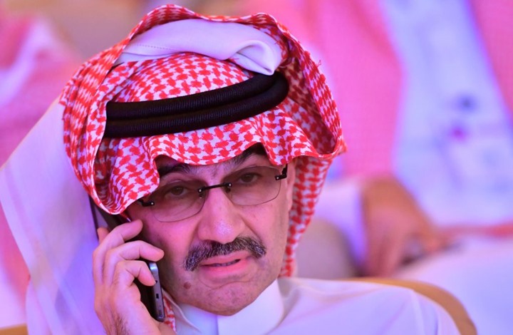 الوليد بن طلال إلى جانب محمد بن زايد في الإمارات (شاهد)