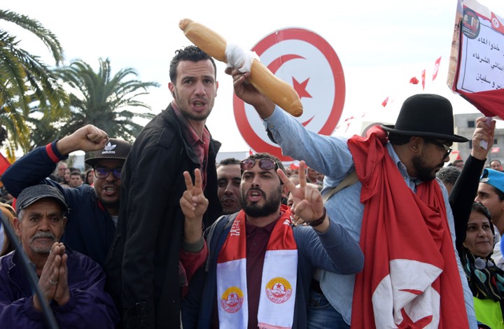 مع صعوبة الأوضاع.. إلى أين تتجه أزمات الاقتصاد بتونس؟