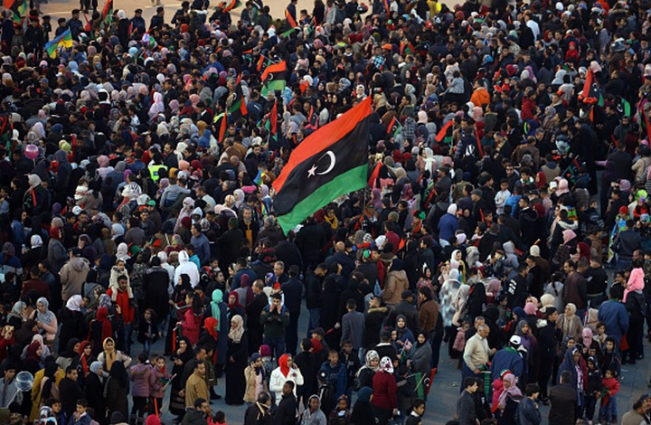 الليبيون يحتفلون بالذكرى الثامنة للثورة على القذافي (شاهد)