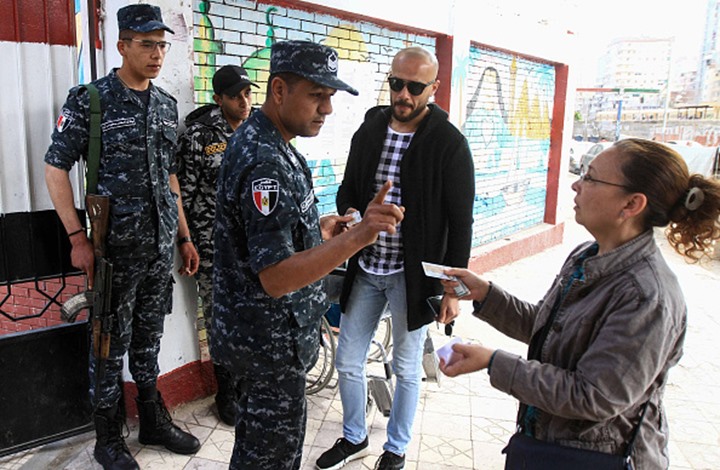 نافعة يهاجم الإعلام الموالي للسيسي.. بماذا وصفهم؟