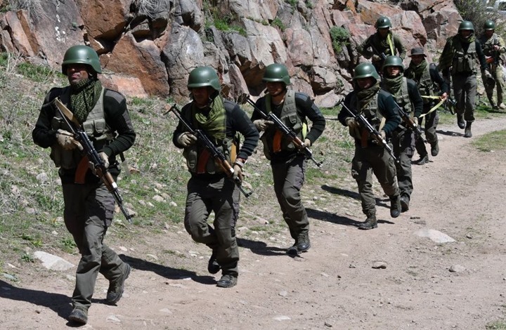 قتلى في اشتباكات مسلحة بين طاجيكستان وقرغيزستان
