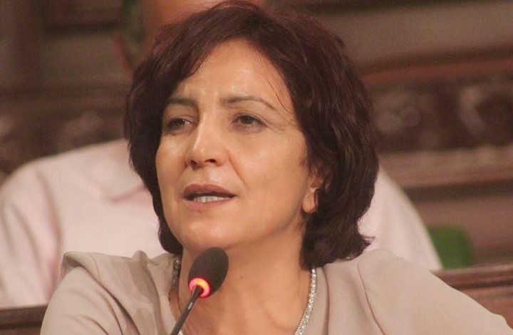برلمانية تونسية تفتح النار السبسي بتصريح