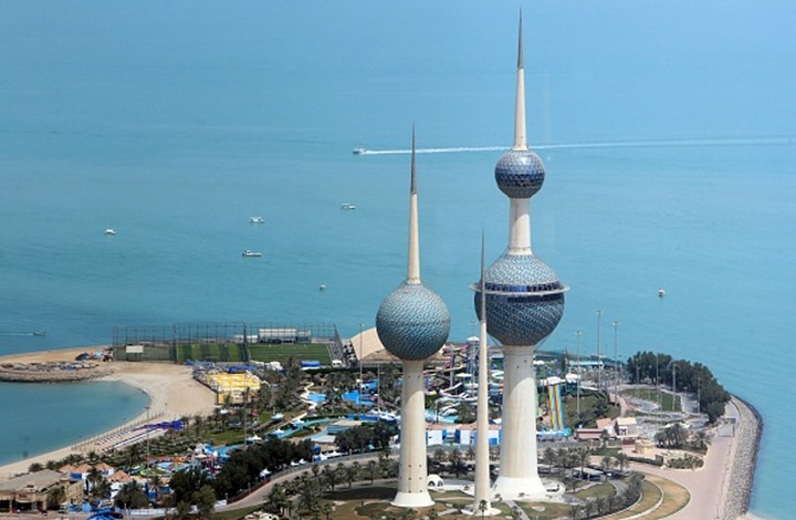 الكويت توقف إماما عن الخطابة بتهمة "المغالاة بمدح الرسول" (شاهد)