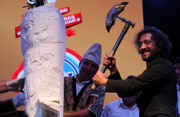 ولاية تركية تسجل رقما قياسيا عبر "بوظة" عملاقة