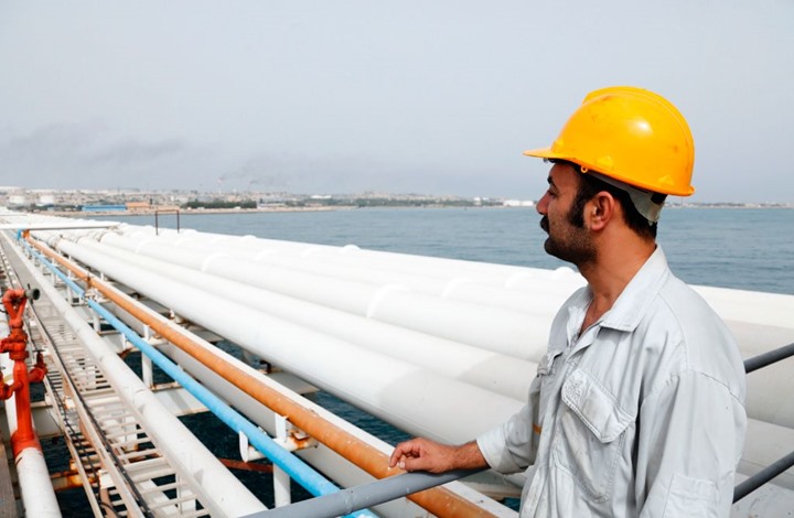 إيران تعجز عن إيجاد مشترين لنفطها الخام المعروض في البورصة