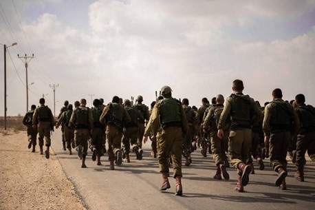 صور تدريبات جيش الاحتلال الإسرائيلي في محيط غزة - 46942673_2109010399157981_130433685718564864_o