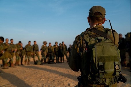 صور تدريبات جيش الاحتلال الإسرائيلي في محيط غزة - 46969464_2109010729157948_3855805884961652736_o